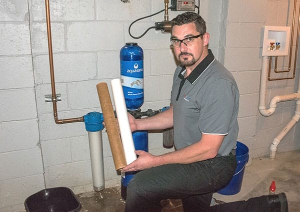 new versus spent water filter shows contaminants eliminated from water